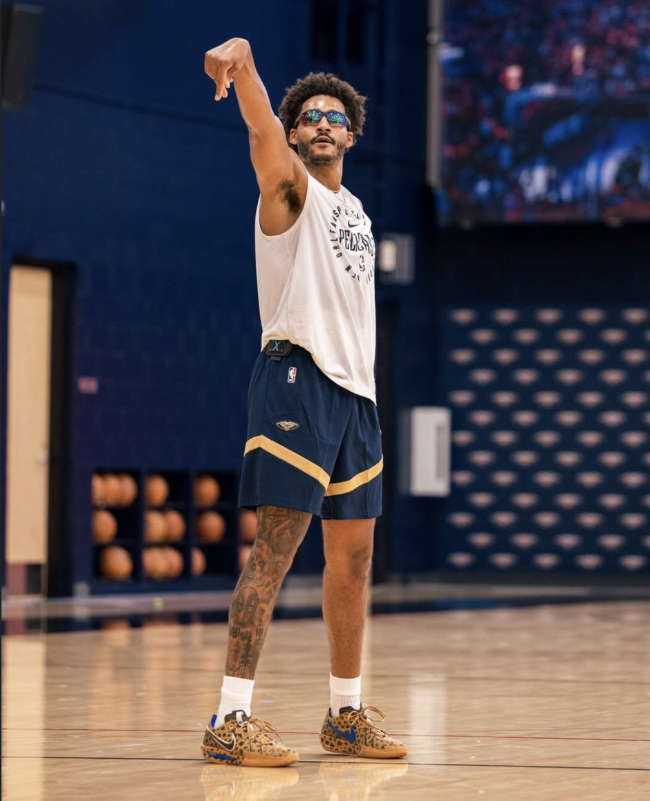 在休赛期训 在休赛期训