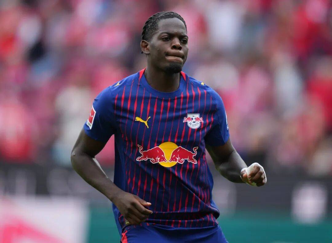 戈麦斯一人, 勇攀高峰 戈麦斯一人, 勇攀高峰