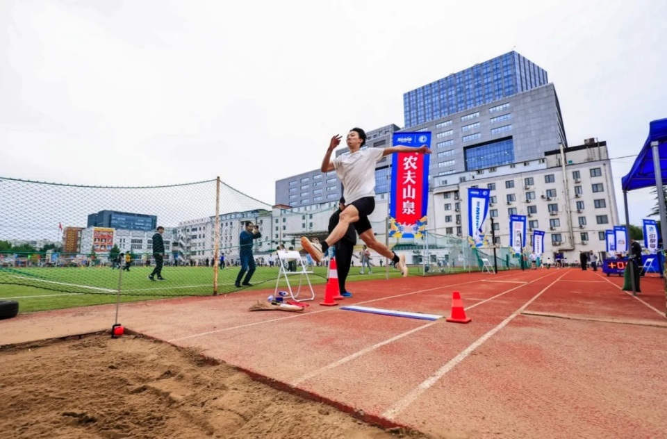 手均获得了, 东城区第二, 岁至 手均获得了, 东城区第二, 岁至